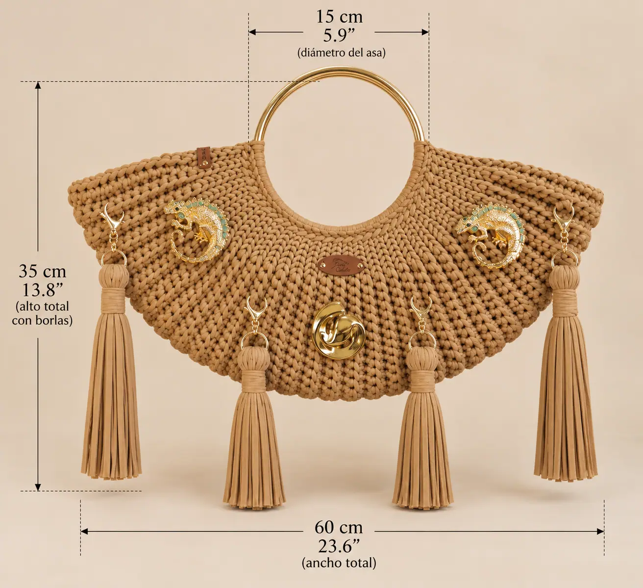 Cleopatra, foto de estudio con sus medidas
